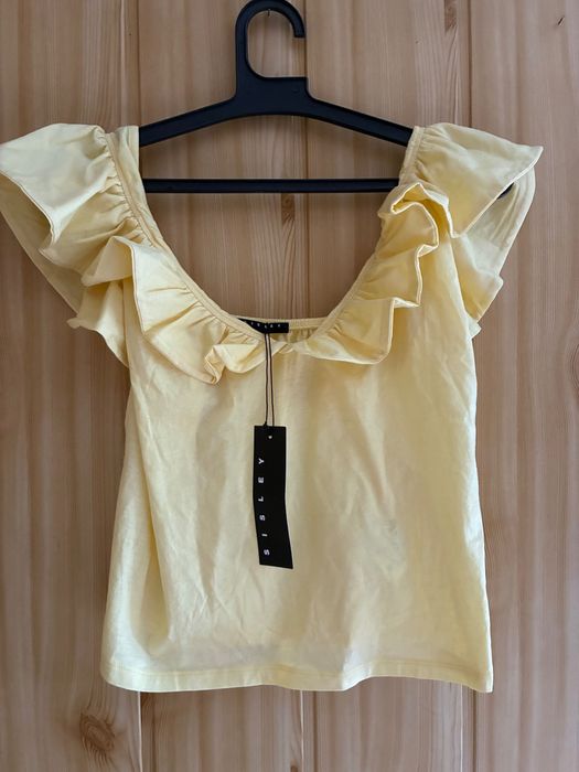 Дамски топ Sisley нов с етикет