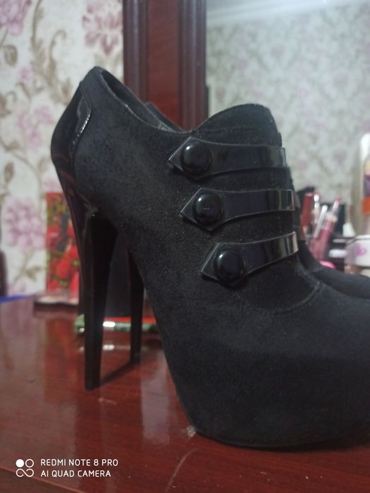 Sotiladi srochna oyo kiyim