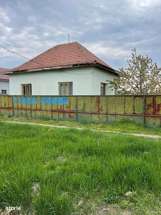 COMISION 0 | Casă cu teren 2.850 mp | Utilități trase | Tomnatic