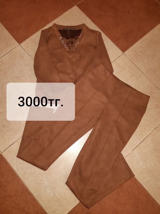 Продам костюм женский