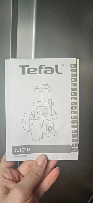 Storcator de fructe si legume cu melc,Tefal ZC15, 150 W, 0.8 l, Negru