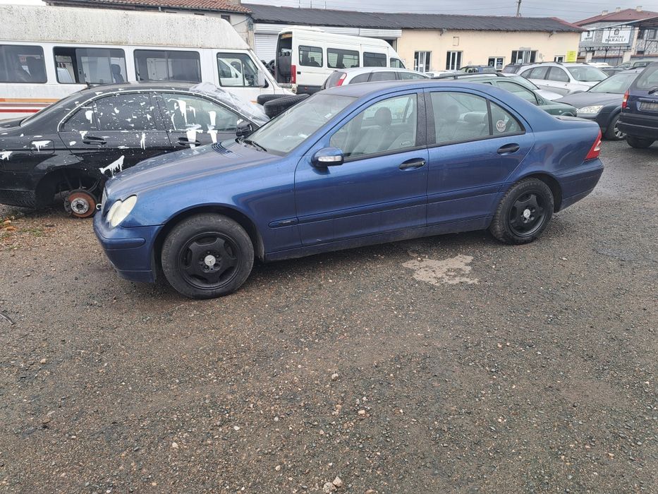 Мерцедес  С 180 на части !