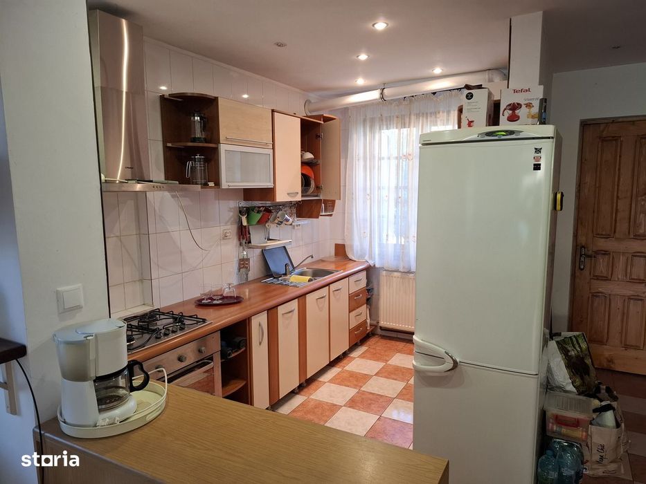 Casa si curte pentru o familie