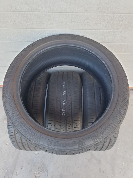 Летни гуми 4 броя BARUM Bravuris3 215 45 R17 дот 1815
