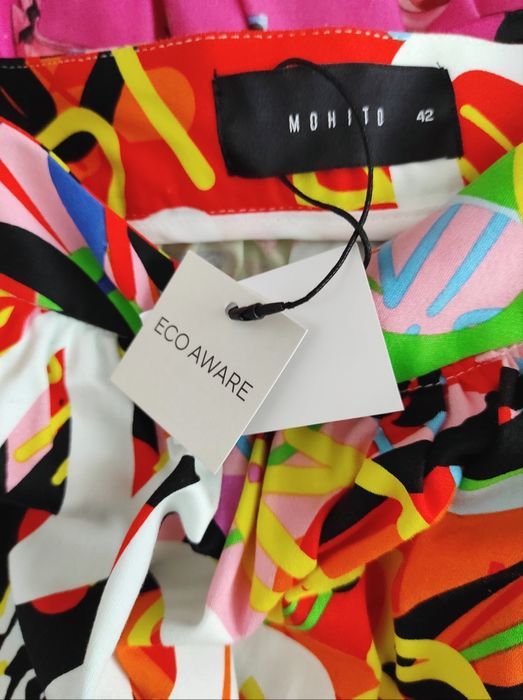 Нови цветни клоширани поли Mohito р-р 40/ 42