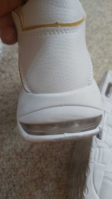 adidasi nike air