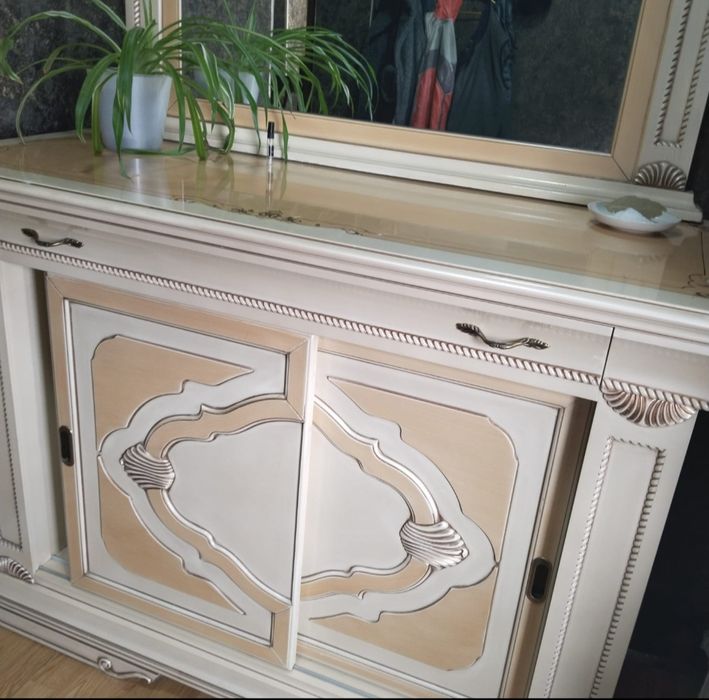 Продам комод с зеркалом!