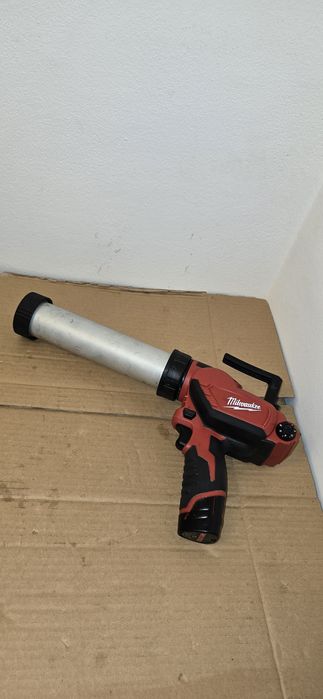 Milwaukee M12 PCG pistol silicon