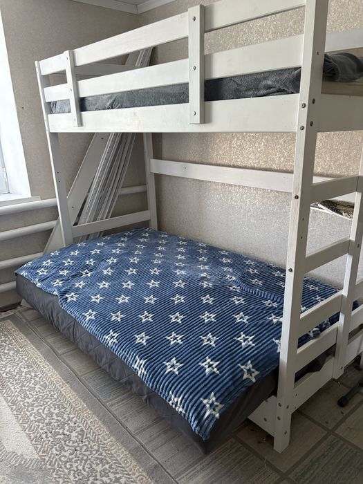 Продам двухъярусную кровать