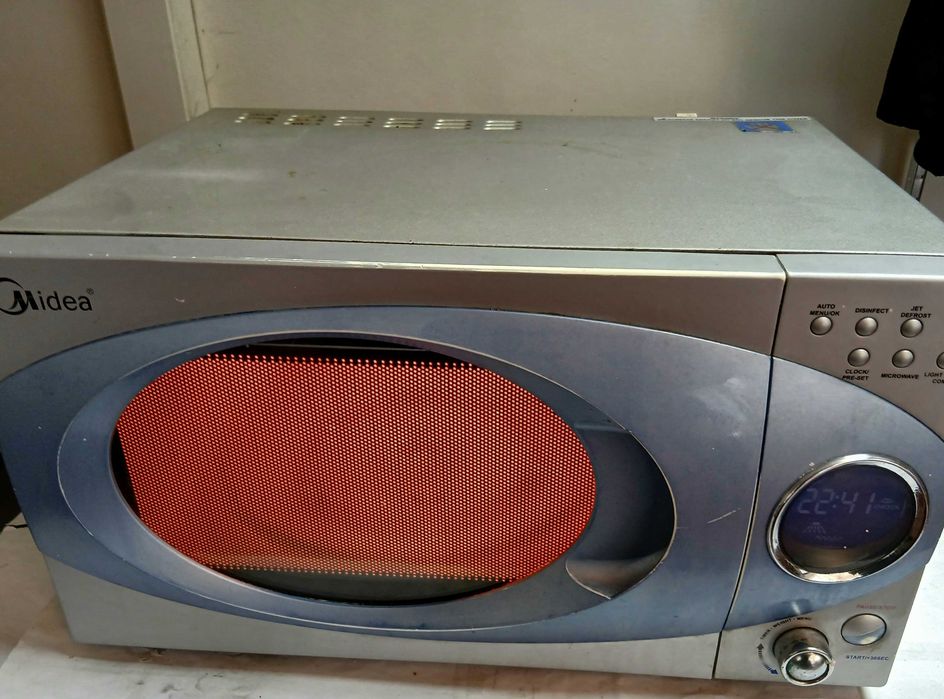 Микровълнова MIDEA с грил