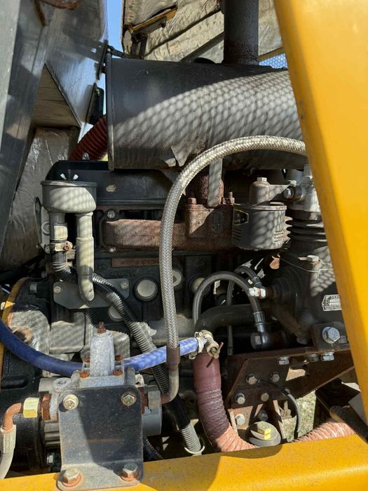 Челен товарач HYTEC ZL18A