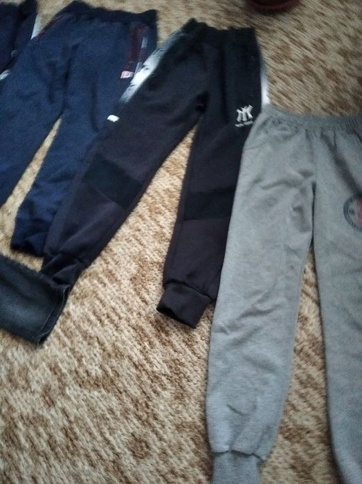 Долнища на анцунг н.134-140само за 7лв.всичко