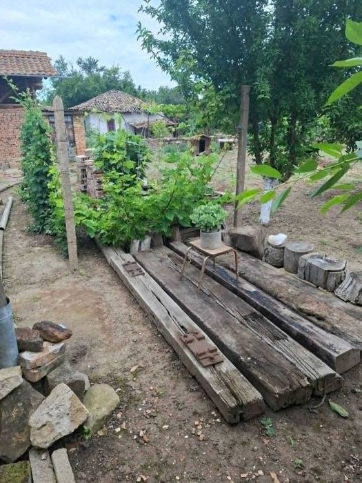 Къща за продан в с.Козаревец