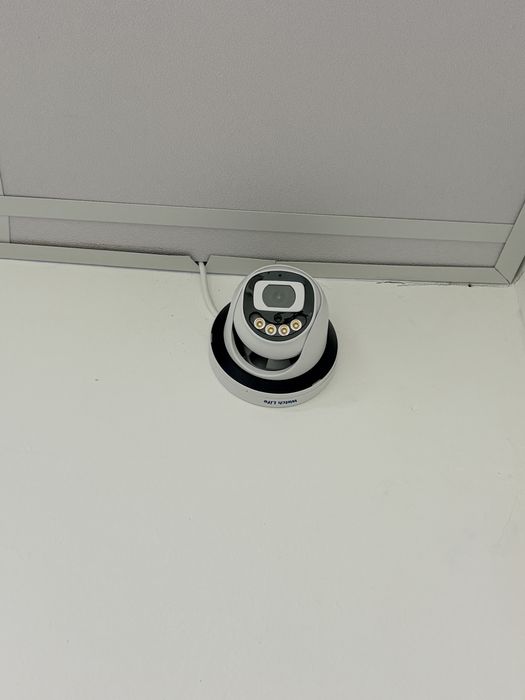 Стойка,вешалка,зеркало,камера