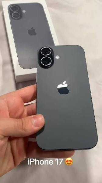 iPhone 17 / 256GB / Black
