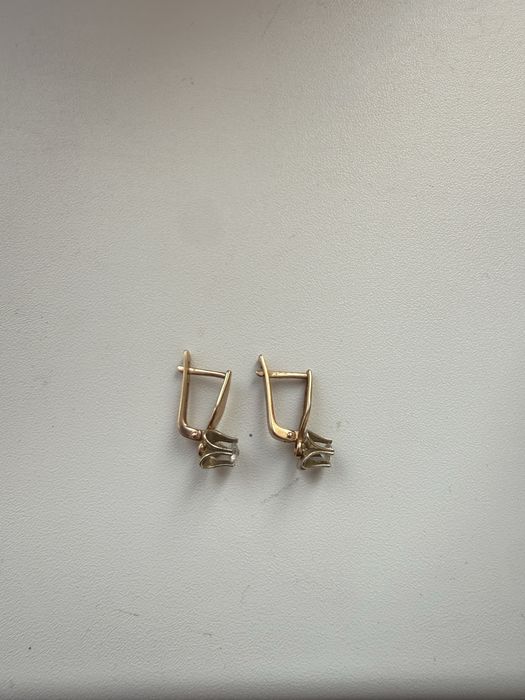 Продам золотые сережки