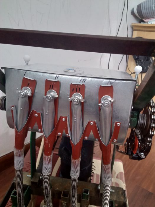 Продам ручную сеялку универсальная