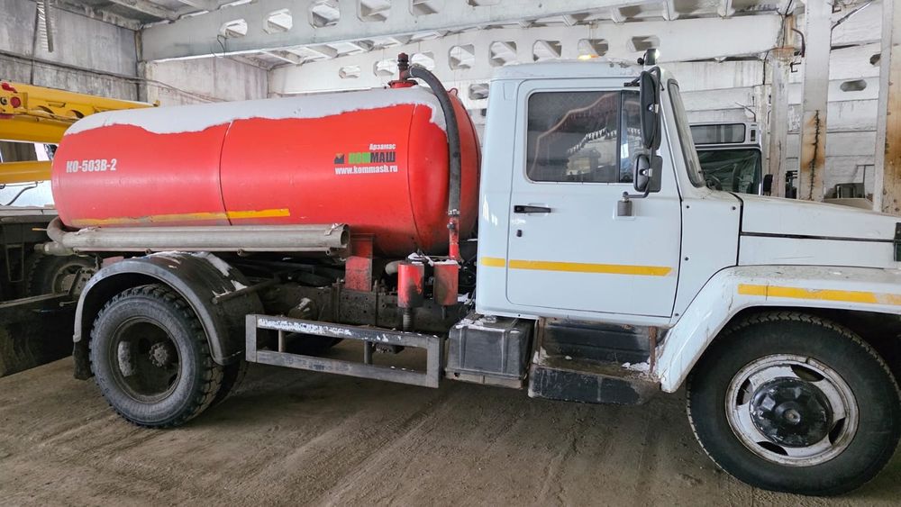 Откачка септика, ассенизатор