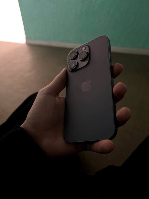 Продам iPhone 14 Pro