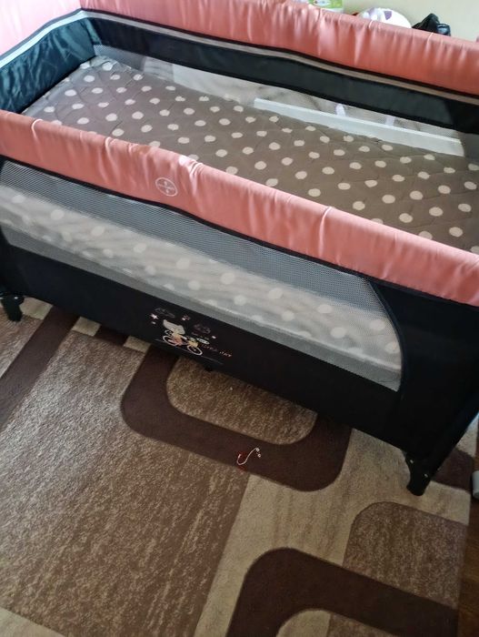 Продавам сгъваема кошара за момиче на 2 нива