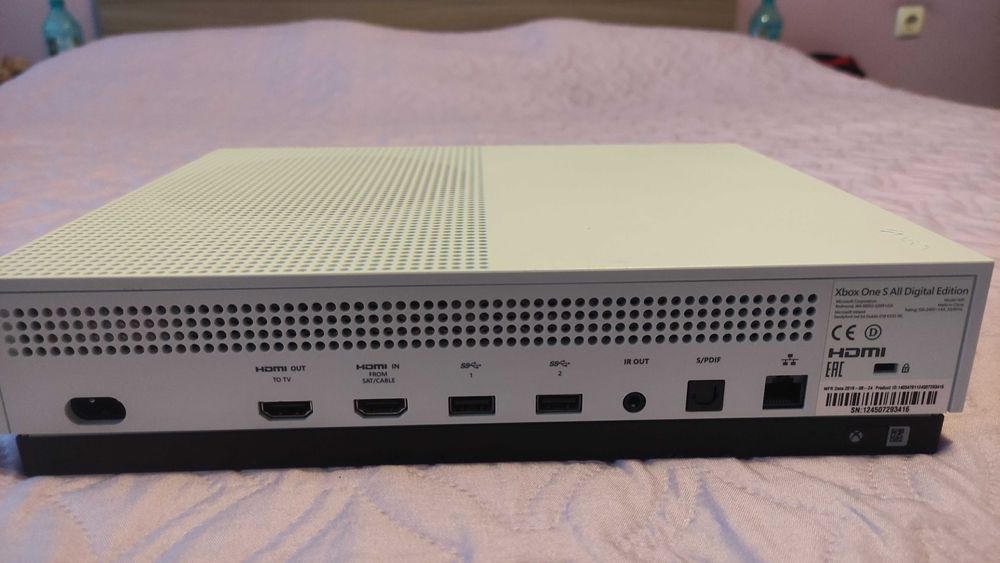 XBOX ONE S като нов