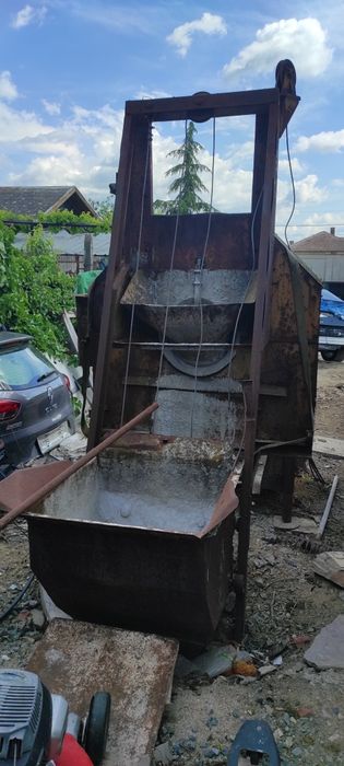 Продавам индустриална бетонобъркачка