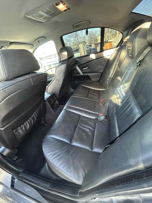 Bmw e60 525D 
Cutie automata 
Coloana de directie electrica 
Pilot aut