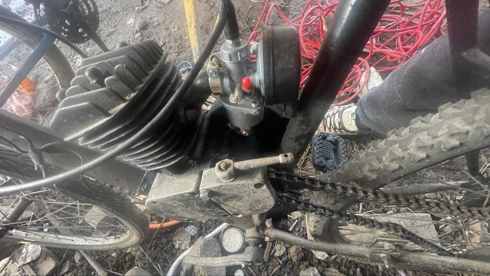 Vand bicicleta cu motor