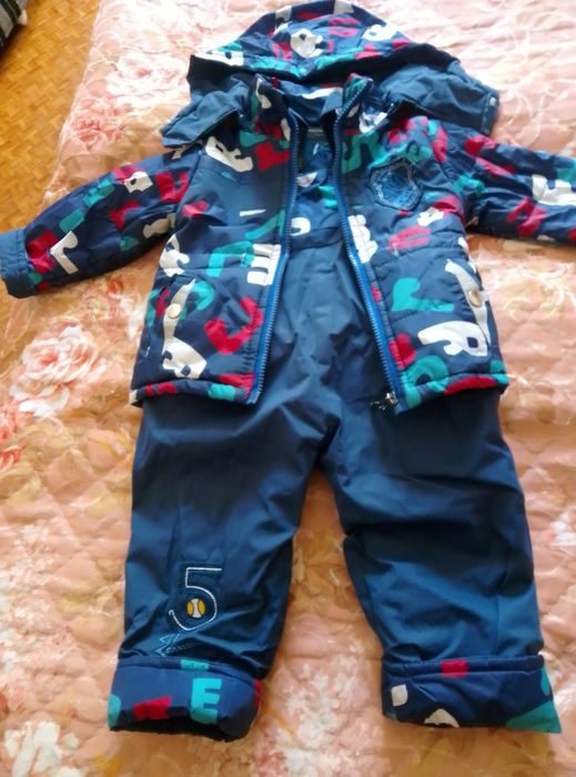 Детские вещи бу  комбез на 1 год и куртки на 3 4 5 6 лет. на 4 года 5.