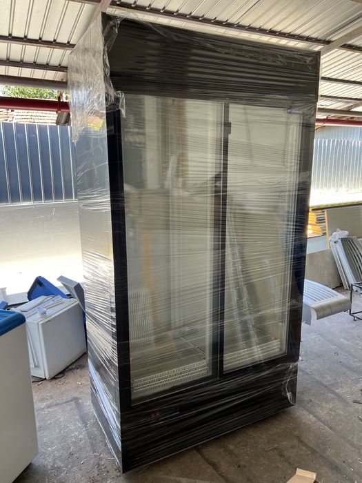 Vitrina frig dubla usi glisante/batante