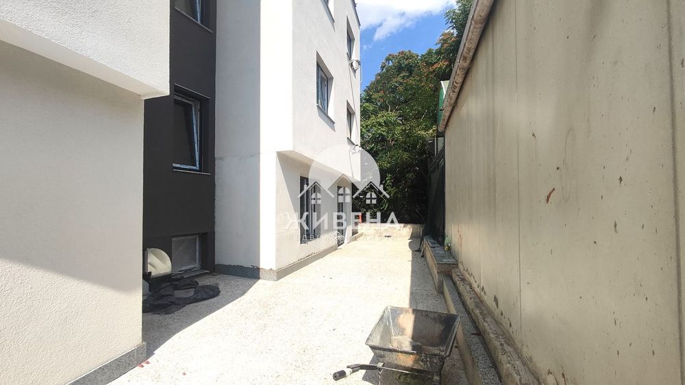 Продава се Тристаен апартамент в Варна, Базар Левски - 83 кв.м за 1280 €/кв.м - Снимка #8