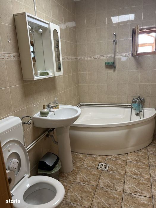 Vila P+M in Busteni | 5 Dormitoare (10+ Loc. Cazare) - Business la Che