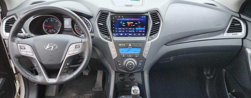 De vânzare mașina  de familie ,SUW,Hyundai Santa Fe,Kia