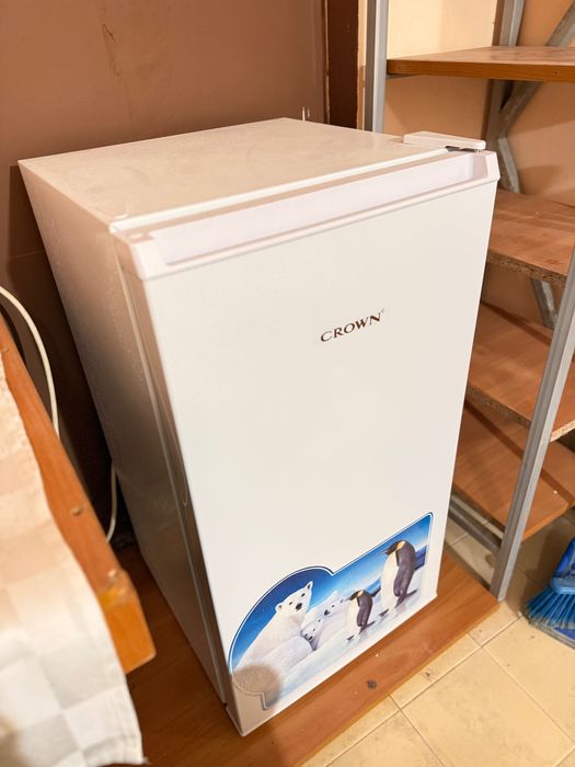Чисто нов хладилник Crown