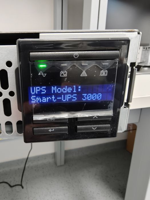 UPS APC Smart‑UPS 3000