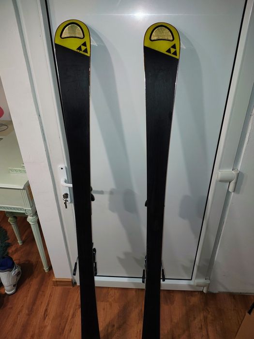 Vând schiuri Fischer Profesionale