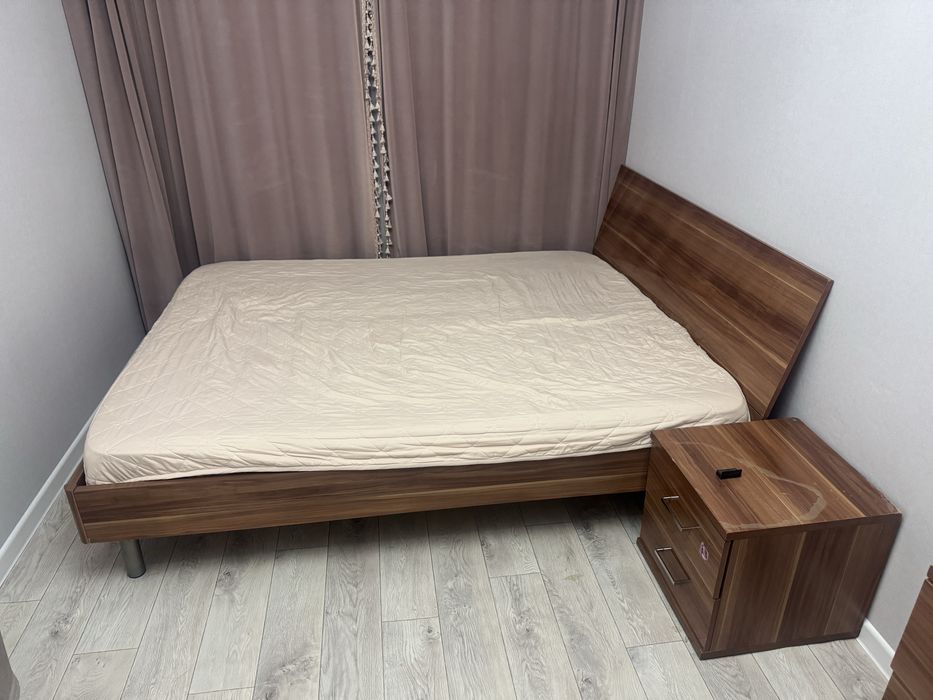 Продам спальная гарнитура.