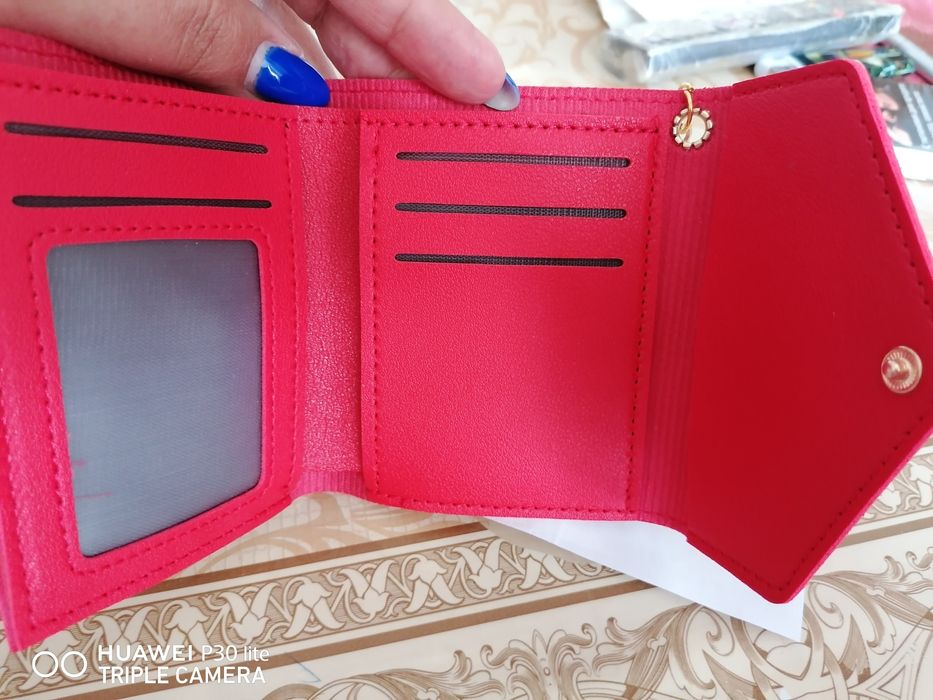 Дамски портмонета