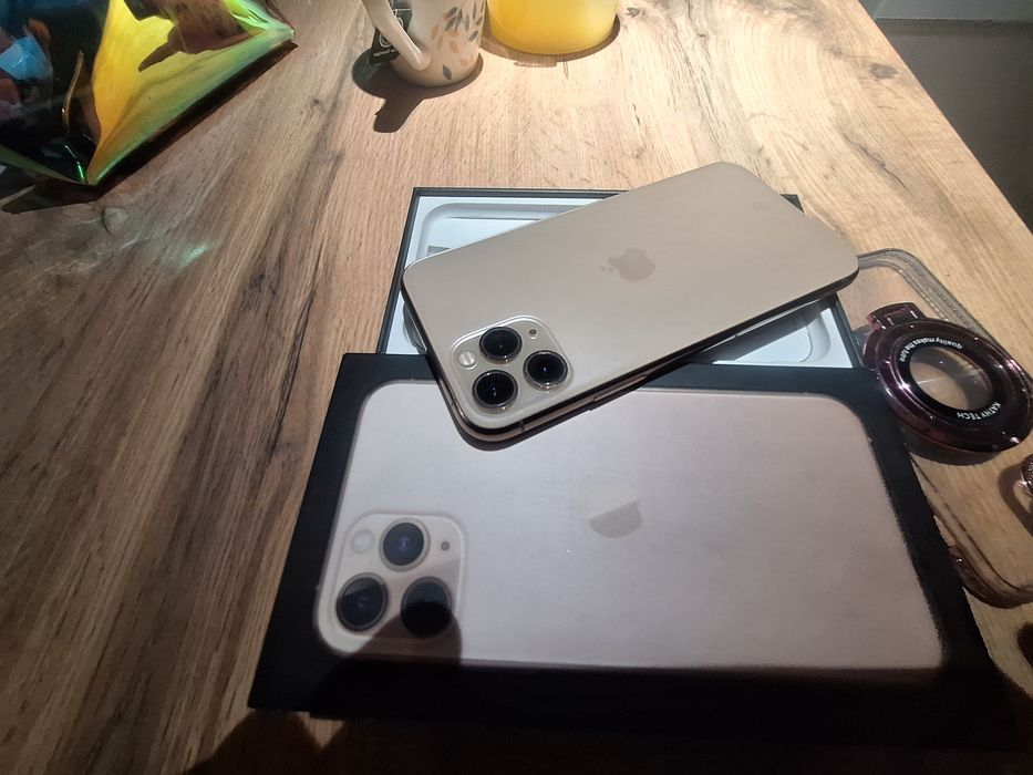 Продам iPhone 11 Pro