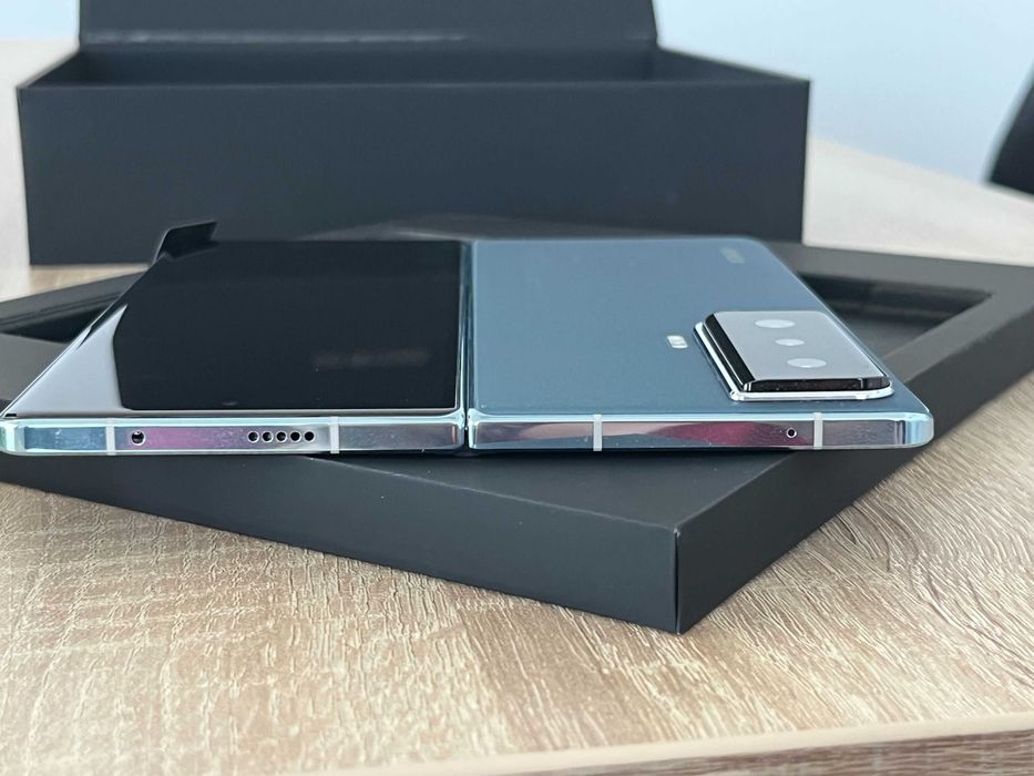 Honor Magic Vs, Cyan