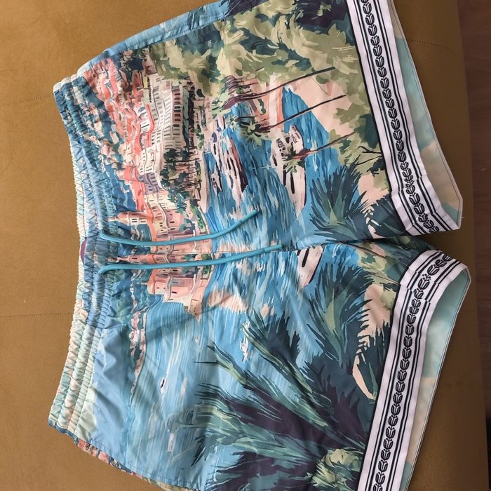 Бански River island