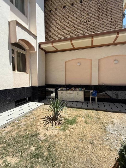Studend qizlar uchun ichara