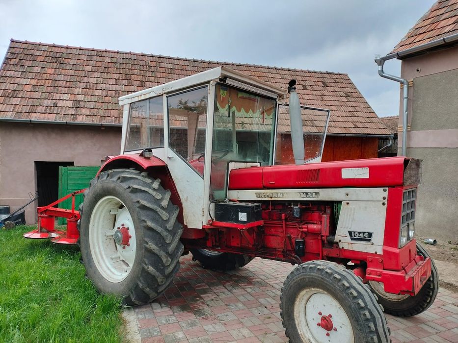 Tractor International IH 1046 - 4x2