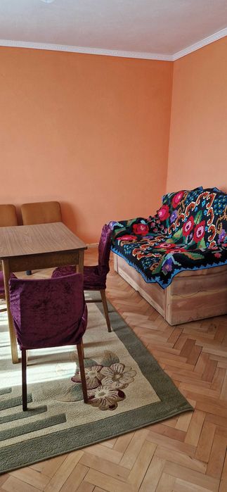 Vând casa la țară