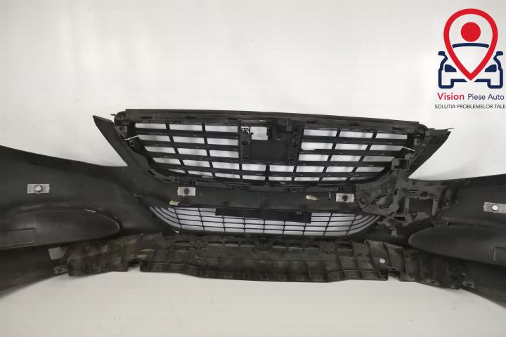 Оригинална Предна Броня Комплект с Оригинални Ляв и Десен Фар в Добро