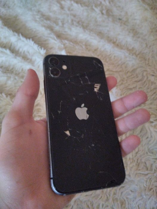 iPhone 11 64гб/72%