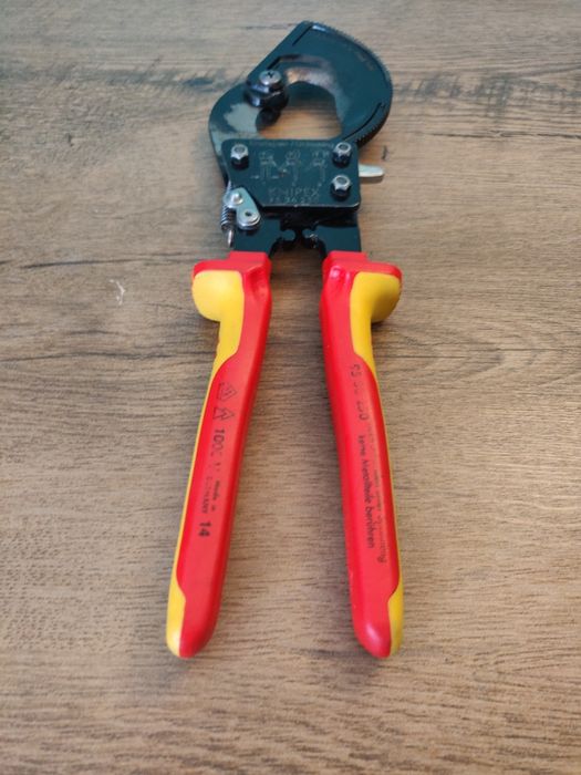 Clește tăiat cabluri Knipex 97 36 250 VDE 1000V – stare excelentă