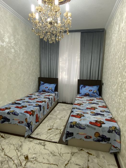 Qizlarga chilonzordan kivartira