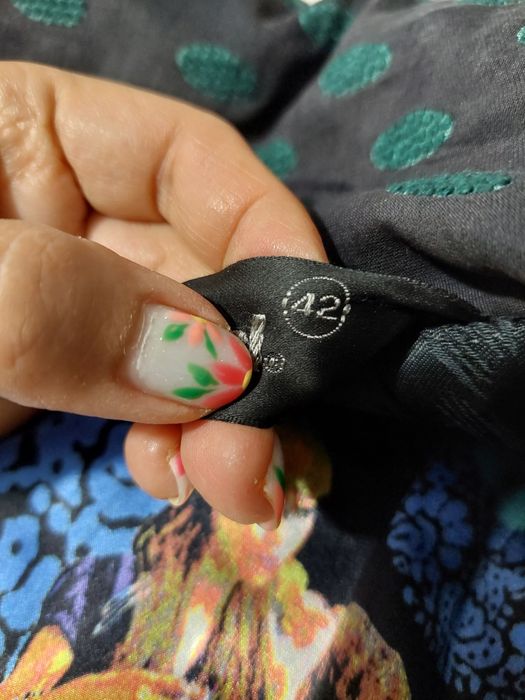Есенно палто на марката Desigual