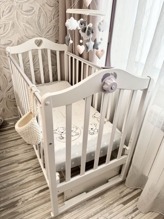 Детская кроватка